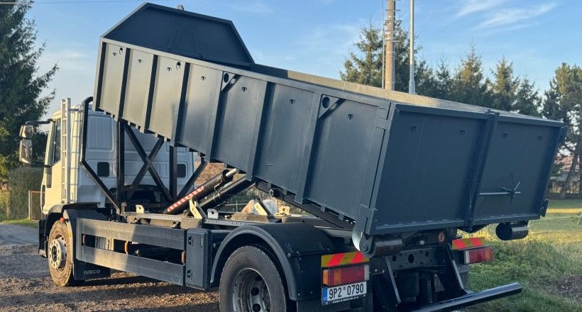 Bagry, půdní vrtáky, náklaďáky, katrovačka zeminy…